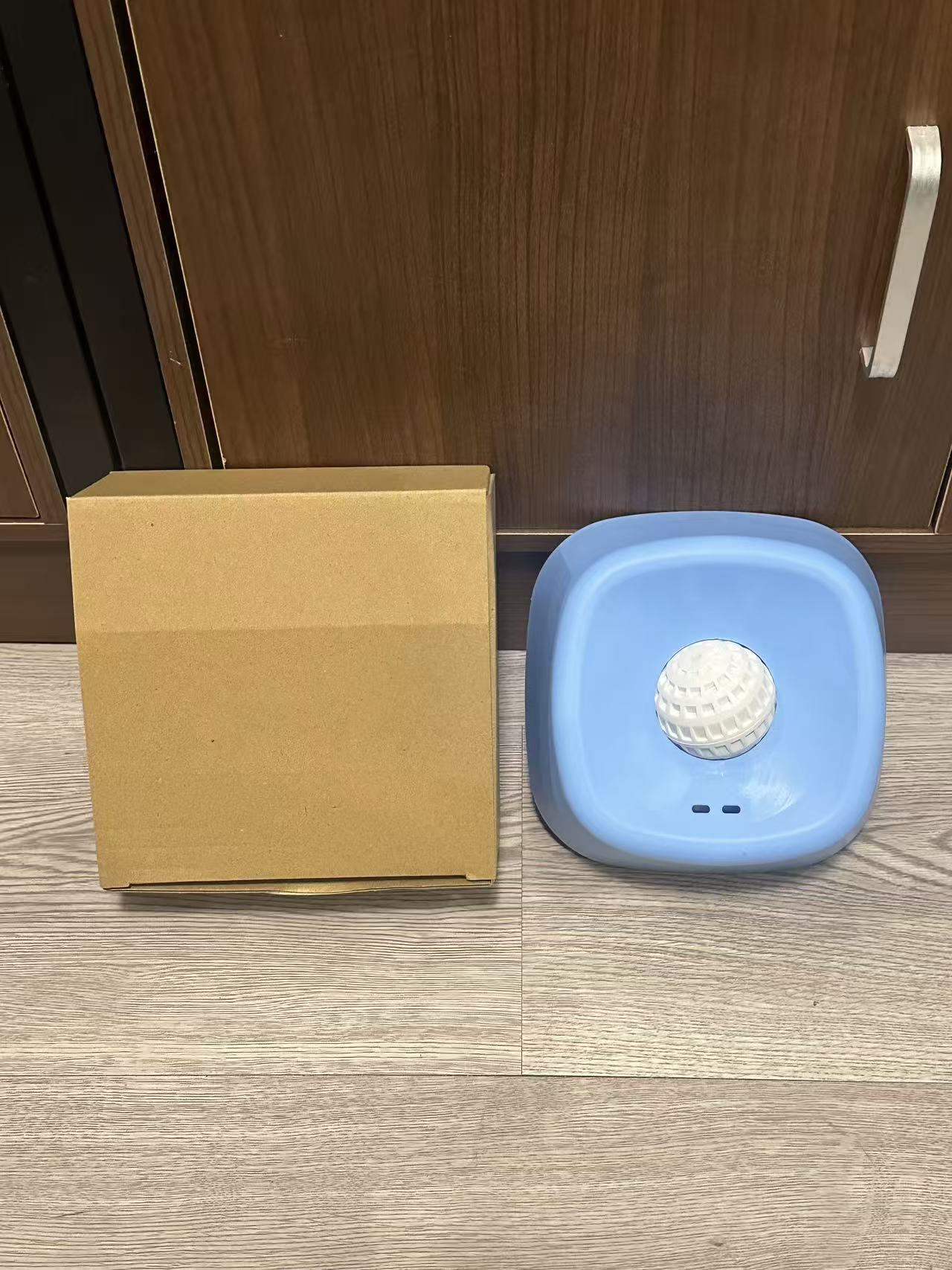 Slow Feeder Dog Bowl with Non-Slip Ball